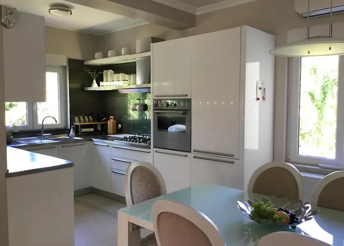 House Lilija زادار