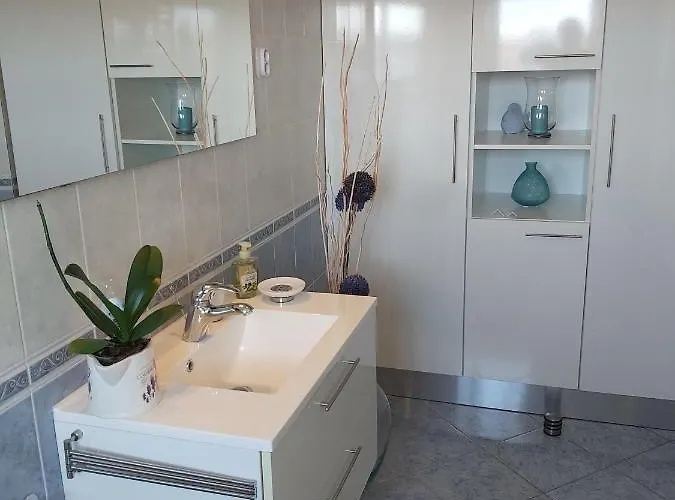 بيت للعطل House Lilija زادار